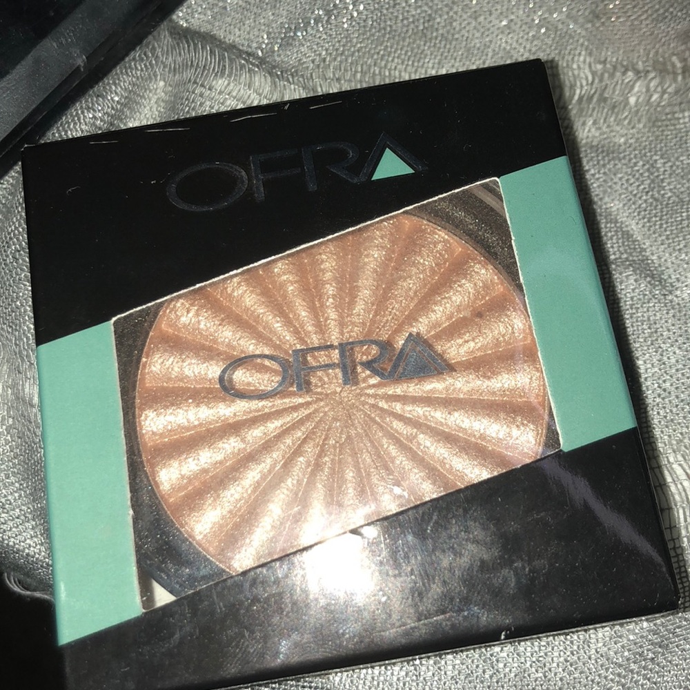 Ofra blissful highlighter
